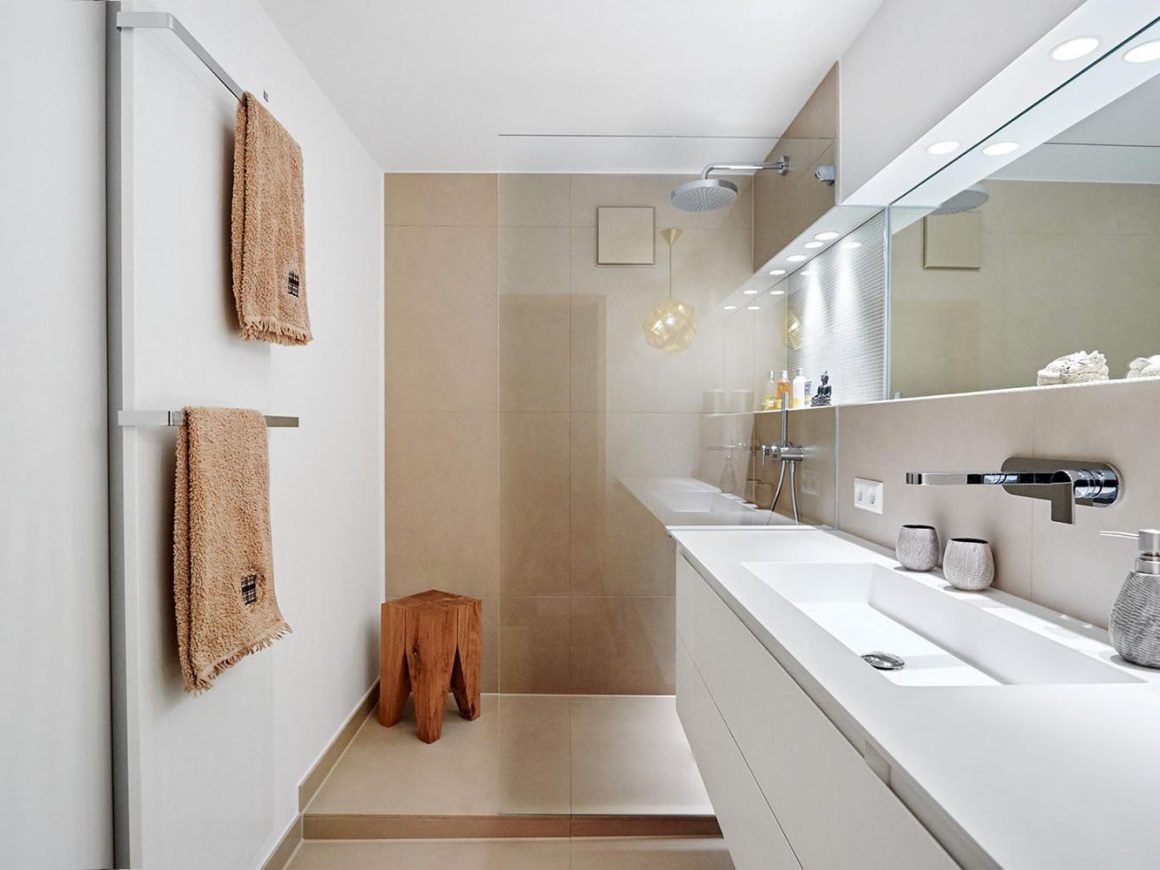 Functional shower enclosures for small bathrooms - Ideagroup Blog