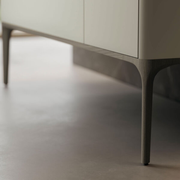 Basamento Seventy disponibile in Noce Canaletto e nelle finiture del modello